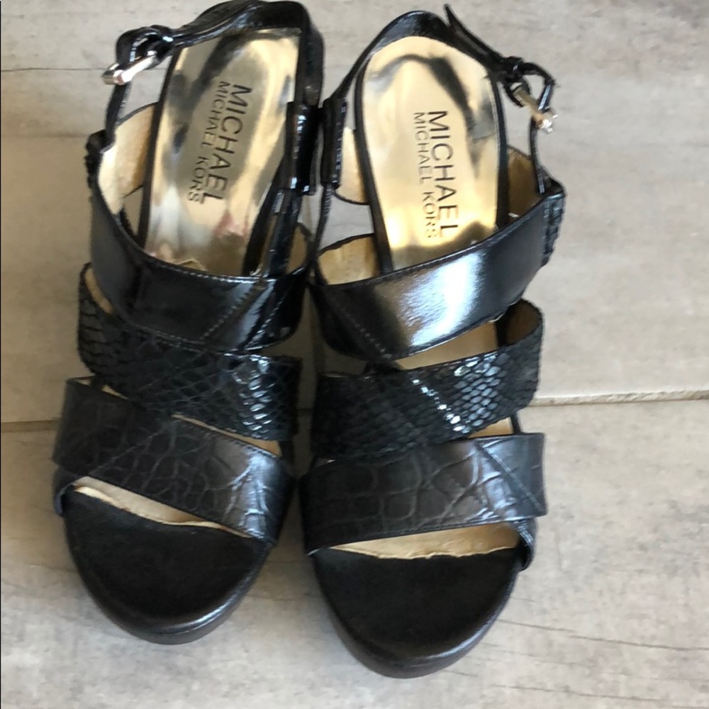 Black dress shoes